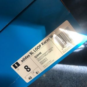 size 8 adidas SL loop